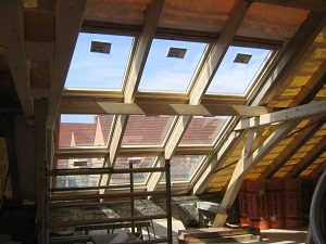 Tipp zum Bau zeigt Ihnen, wie Sie durch Fenster Ihren Dachbodenausbau bereichern.