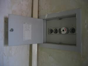Wie beim Stromspeicher ist auch hier einiges bei der Installation zu beachten. Tipp zum Bau informiert Sie.