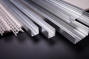 Auf für die Montage von Elektrokabeln finden Sie bei Tipp zum Bau das passende Befestigungsmaterial.
