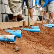 Drainage-Rohre bei Tipp zum Bau