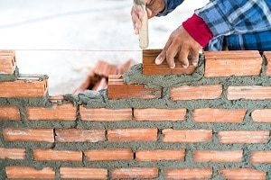 Tipp zum Bau erklärt Ihnen, wie Sie ihre Natursteinmauer in nur vier Schritten selbst bauen!