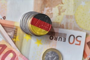 Tipp zum Bau hilft bei der Entscheidung zwischen Tresoren und Bankschließfächern.