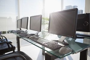 wavebreakmedia/Shutterstock.com Rechner, PC, Verbindung, Tastatur