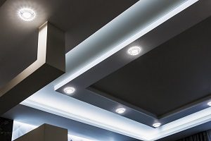 Welche Lampenarten für die Innenbeleuchtung existieren, erfahren Sie bei Tipp zum Bau.