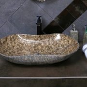 Naturstein im Badezimmer ist ein echter Hingucker – Tipp zum Bau verrät Ihnen, wie Sie ihn dort verwenden.