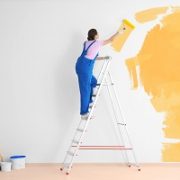 Wandfarben können die Wirkung eines Raumes komplett verändern. Tipp zum Bau berät Sie bei der Wahl einer passenden Wandfarbe.