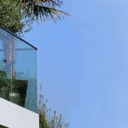 Tipp zum Bau berät Sie bei der Auswahl eines passenden Glasgeländers..