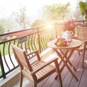 Tipp zum Bau vergleicht für Sie alle Arten von Balkonböden, damit Sie auch sicher die richtige Lösung für sich finden.