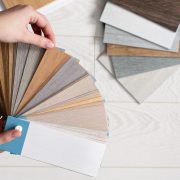 Verschiedene Texturen für Ihren Vinylboden finden Sie auf Tipp zum Bau.