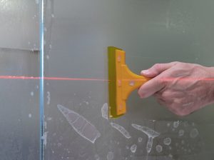 Tipp zum Bau erklärt Ihnen wie Sie mit einem Loch an der Gipskartonwand umgehen.