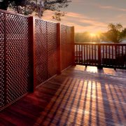 Alles über Terrassen-Sichtschutz erfahren Sie bei Tipp zum Bau