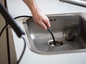 Wie Sie Ihre Rohre richtig reinigen, erfahren Sie bei Tipp zum Bau.