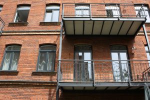 Erfahren Sie bei Tipp zum Bau mehr über die Arten von Terrassen, Garagen und Balkonen.