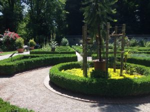 Tipp zum Bau verrät, wie sie Ihren Garten einer barrierefreien Sanierung unterziehen. 