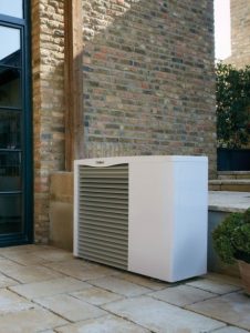 Tipp zum Bau erklärt Ihnen die Härtegrade des Wassers und wie Sie die Verkalkung des Wärmespeichers vermeiden.