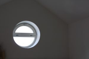 Finden Sie mit Tipp zum Bau den perfekten Rahmen für Ihre Flachdachfenster.