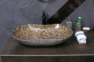 Naturstein im Badezimmer ist ein echter Hingucker – Tipp zum Bau verrät Ihnen, wie Sie ihn dort verwenden.