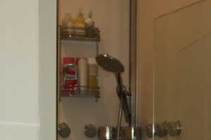 Bei Tipp zum Bau erfahren Sie mehr über die Ablage-Möglichkeiten in Ihrer Glasdusche.