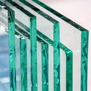 Das Glossar von Tipp zum Bau erklärt die Brechzahl von Glas.