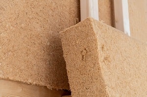 Tipp zum Bau gibt Ihnen Informationen zur Qualität des Brennstoffs für Biomasseheizungen.